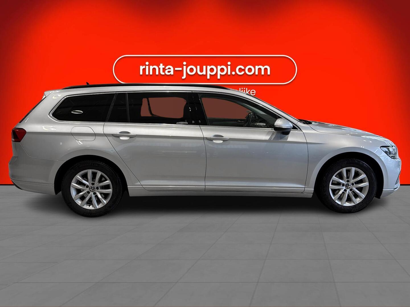 VOLKSWAGEN Passat 2022