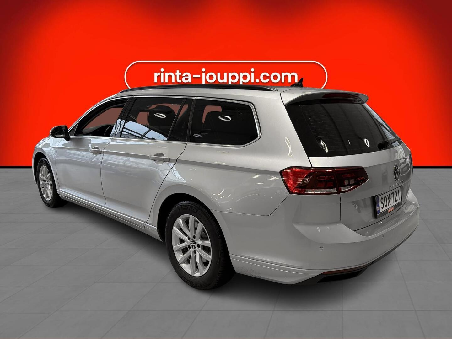 VOLKSWAGEN Passat 2022