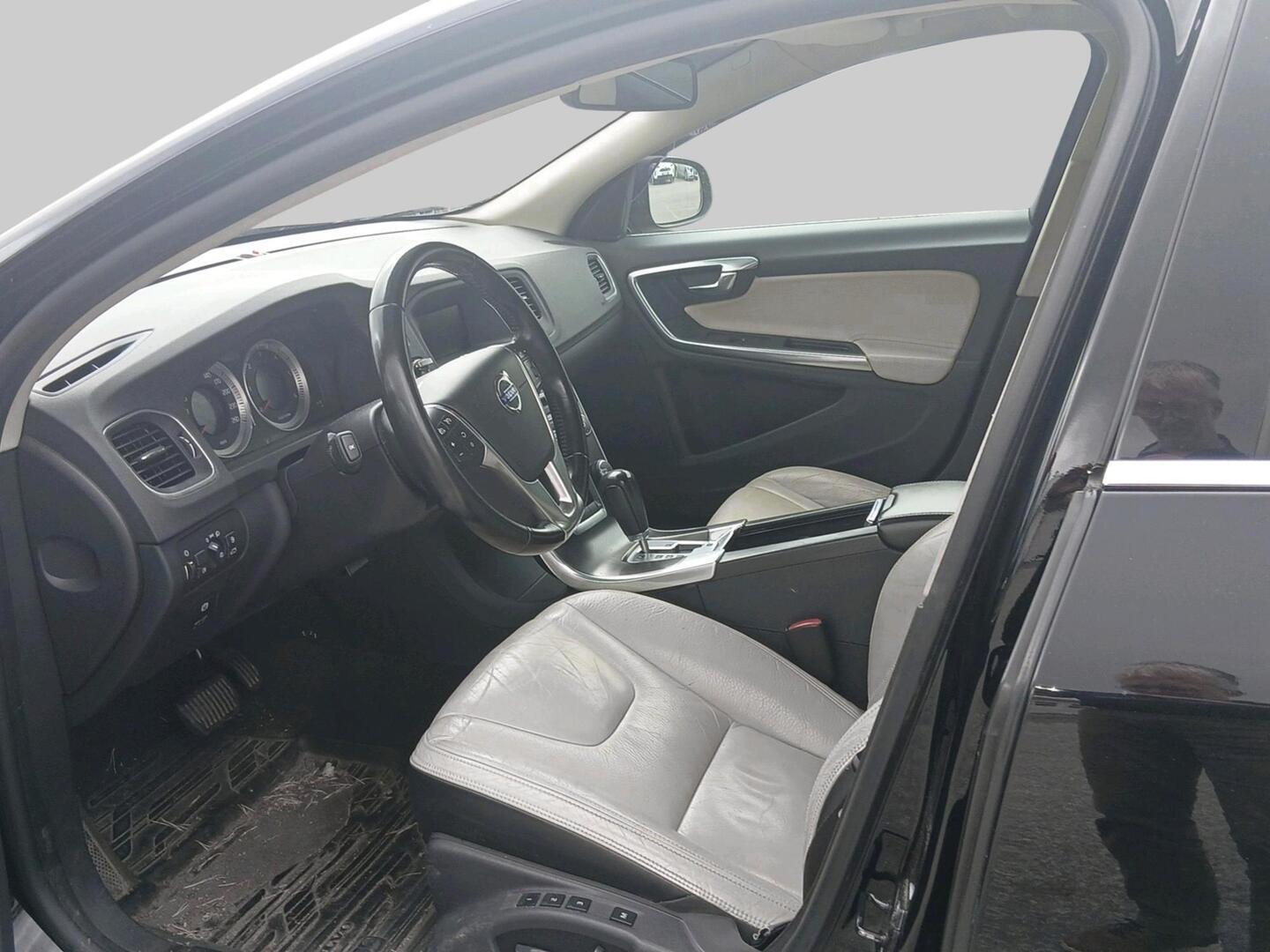 VOLVO S60 2011
