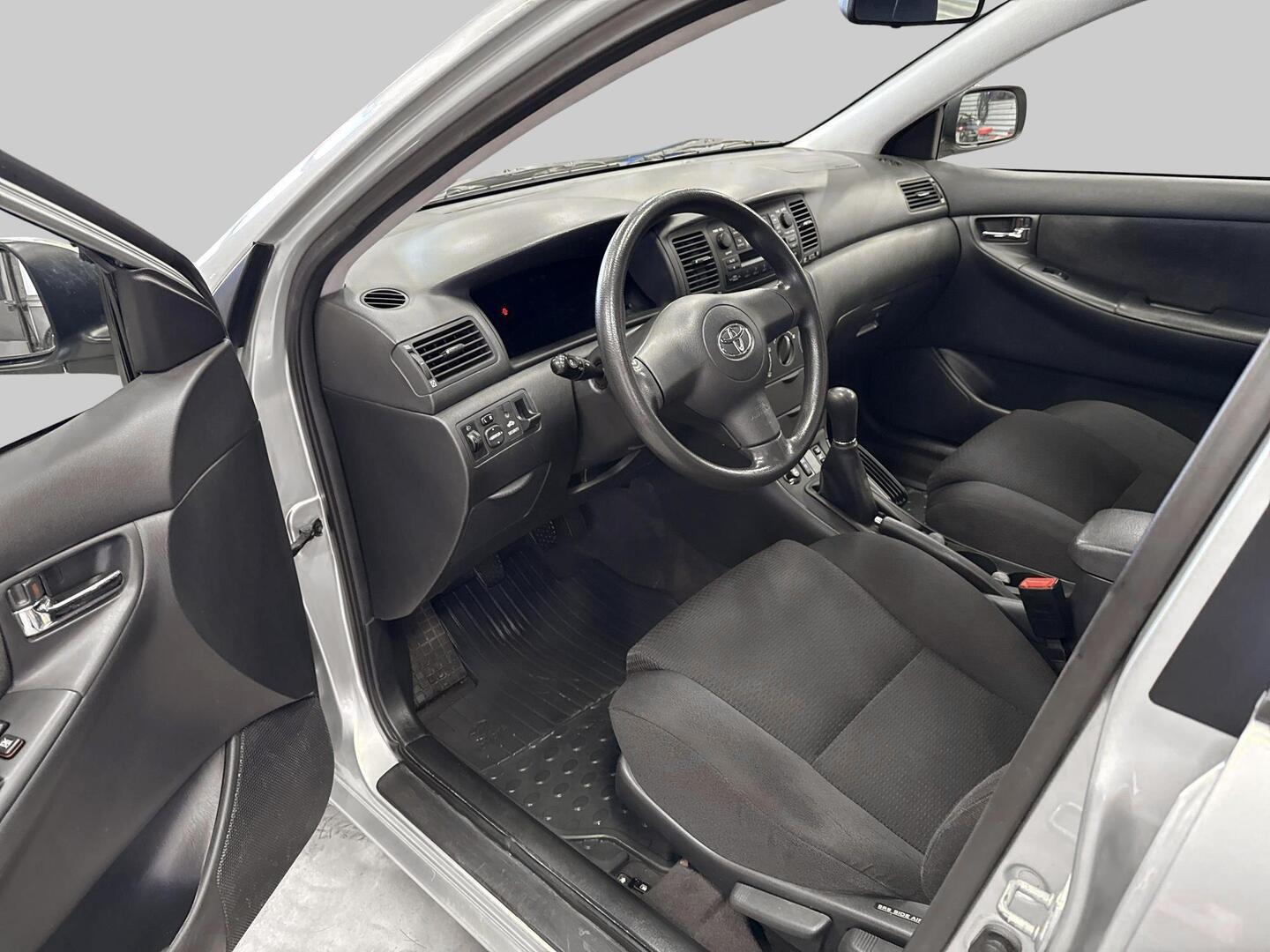 TOYOTA Corolla 2005