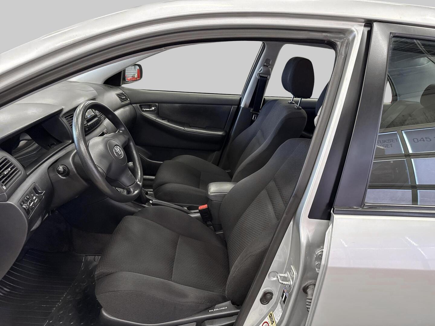 TOYOTA Corolla 2005