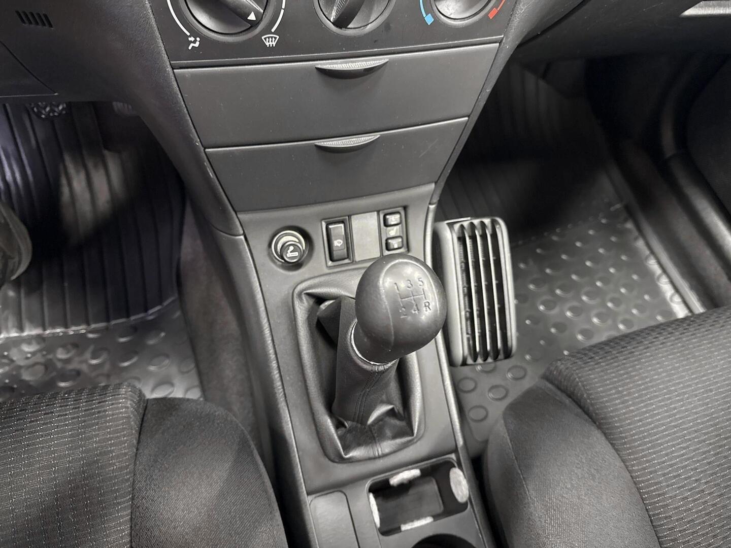 TOYOTA Corolla 2005