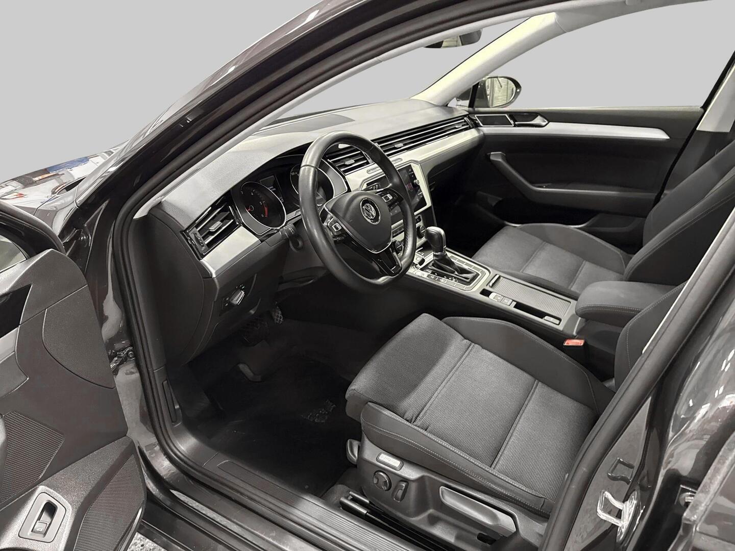 VOLKSWAGEN Passat 2017