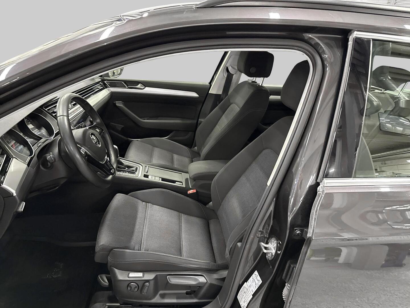 VOLKSWAGEN Passat 2017