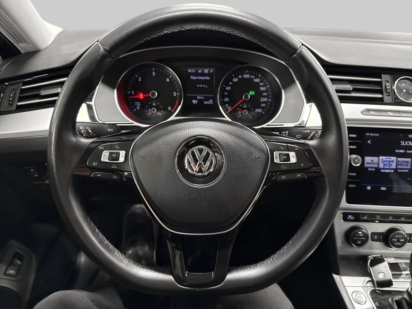 VOLKSWAGEN Passat 2017