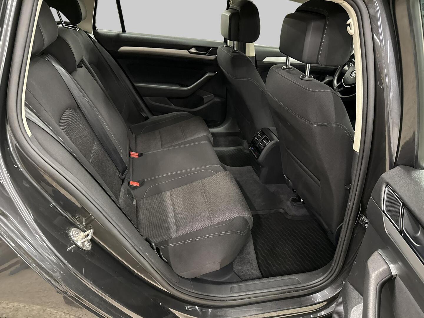 VOLKSWAGEN Passat 2017