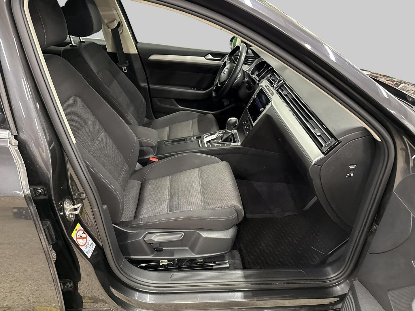 VOLKSWAGEN Passat 2017