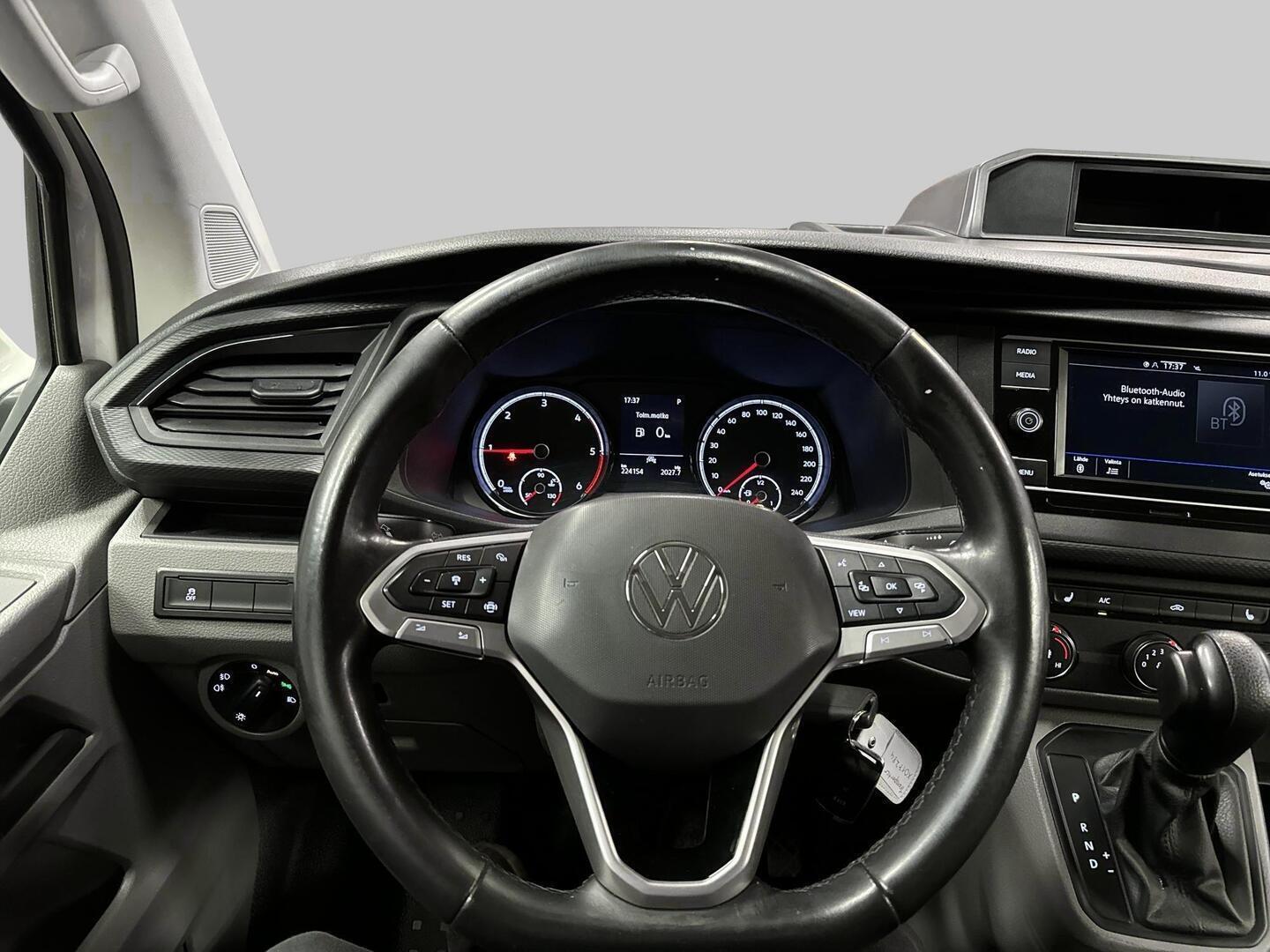 VOLKSWAGEN TRANSPORTER 2022