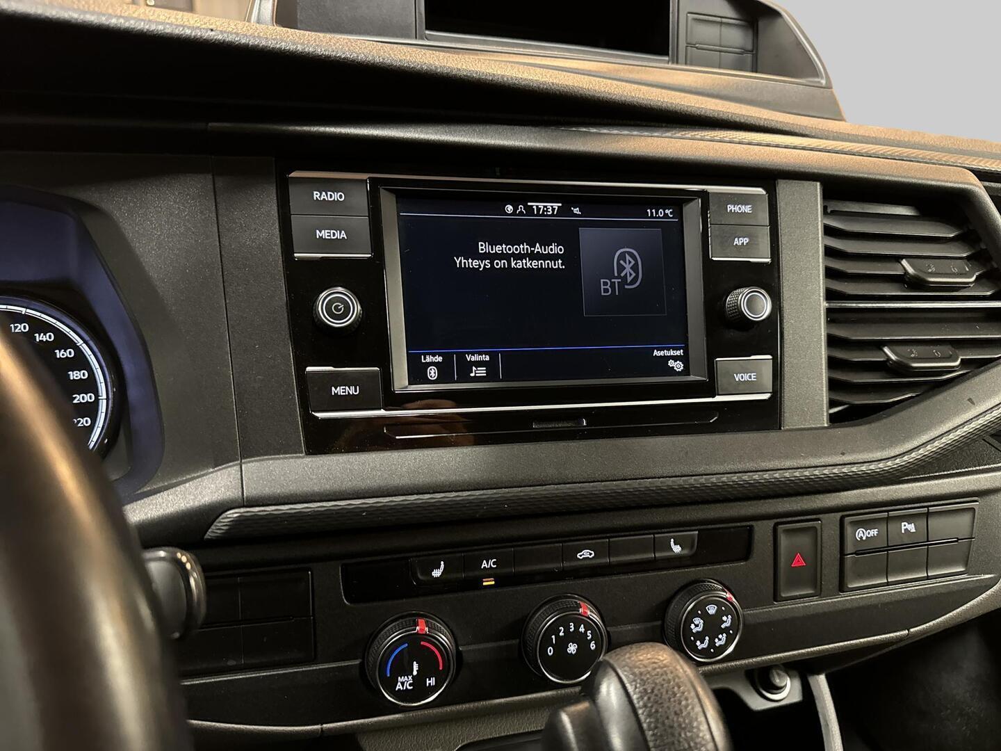 VOLKSWAGEN TRANSPORTER 2022