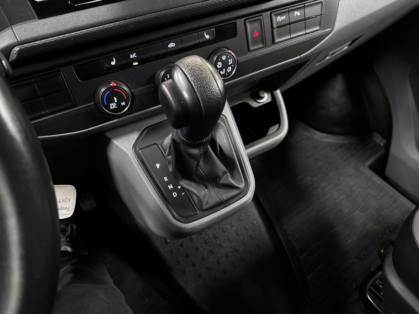 VOLKSWAGEN TRANSPORTER 2022