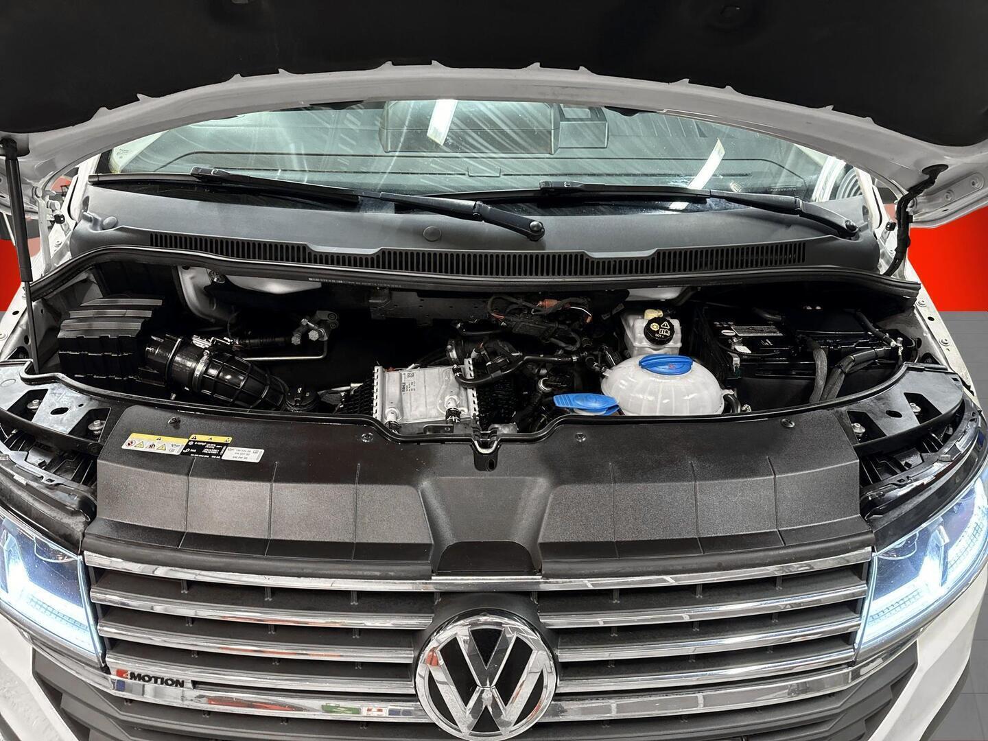 VOLKSWAGEN TRANSPORTER 2022