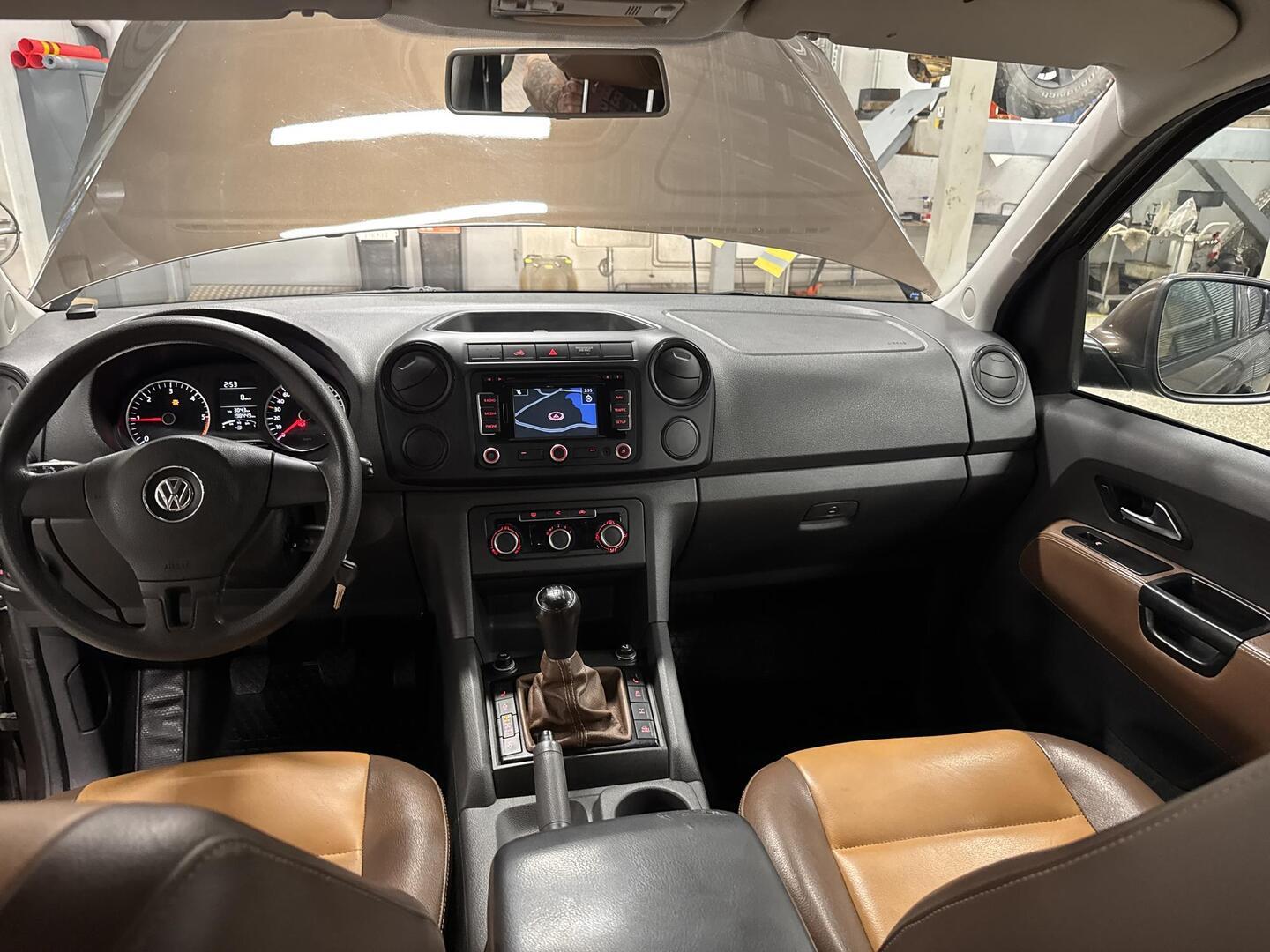 VOLKSWAGEN Amarok 2011