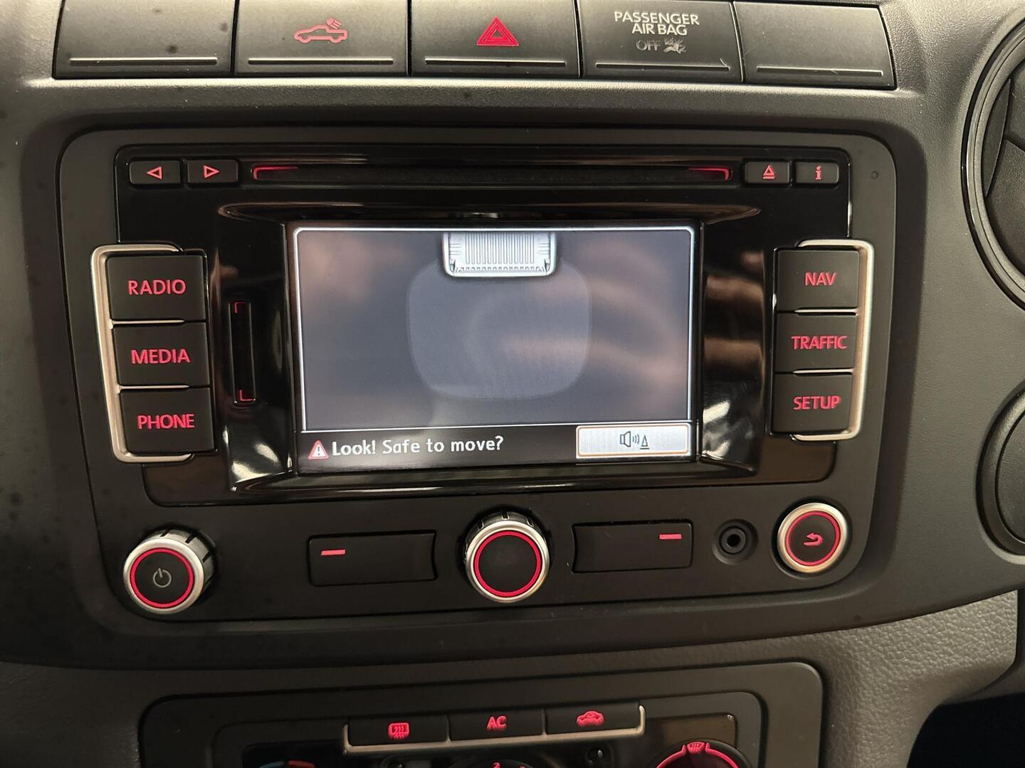 VOLKSWAGEN Amarok 2011