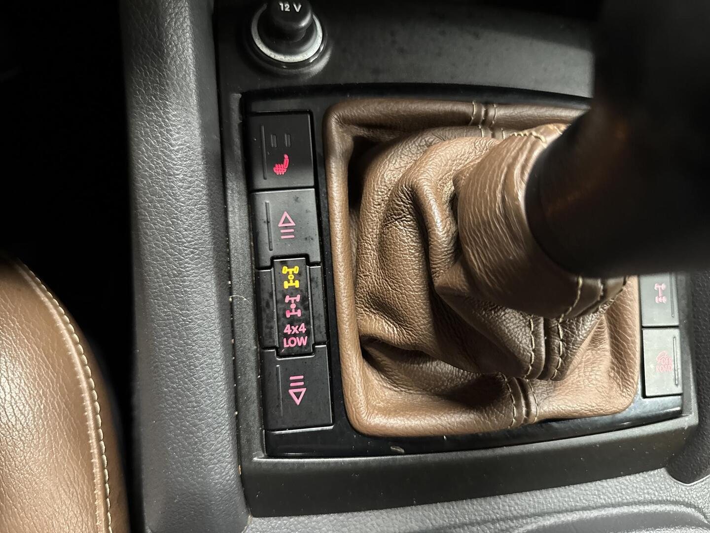 VOLKSWAGEN Amarok 2011