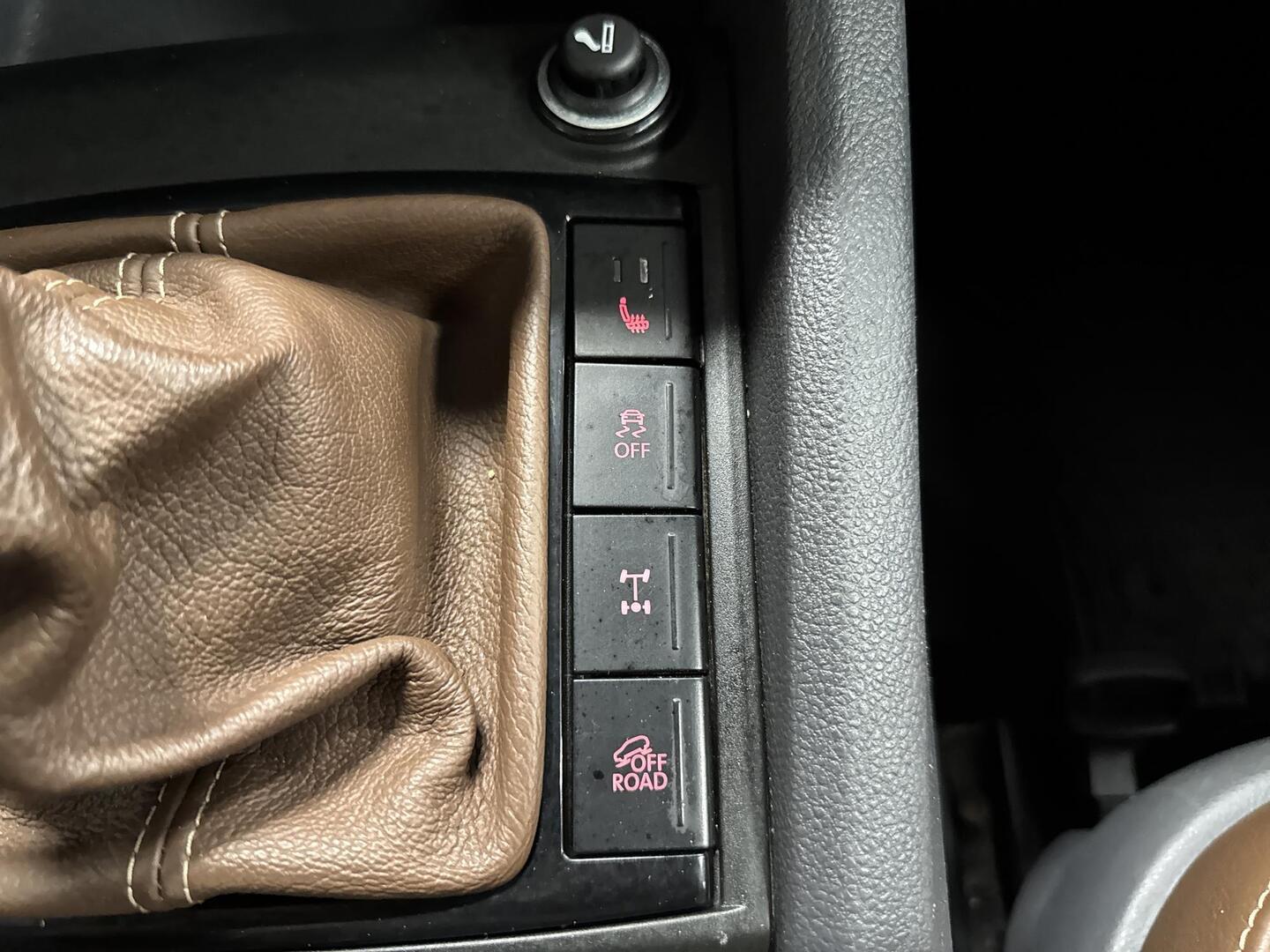 VOLKSWAGEN Amarok 2011