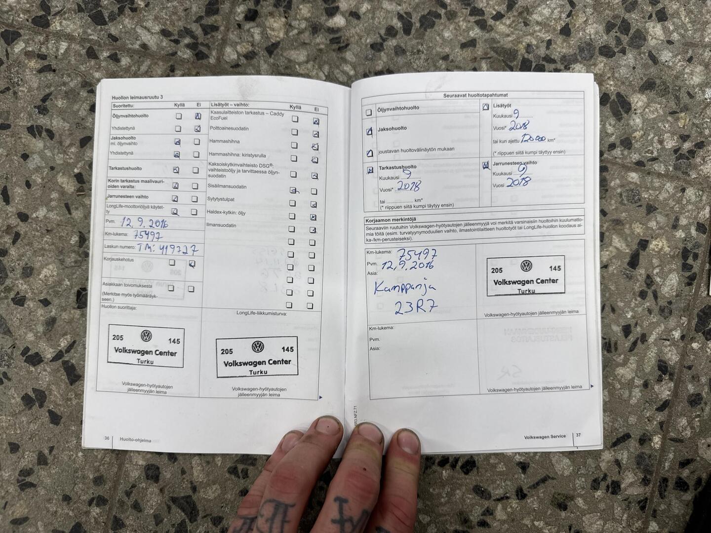 VOLKSWAGEN Amarok 2011