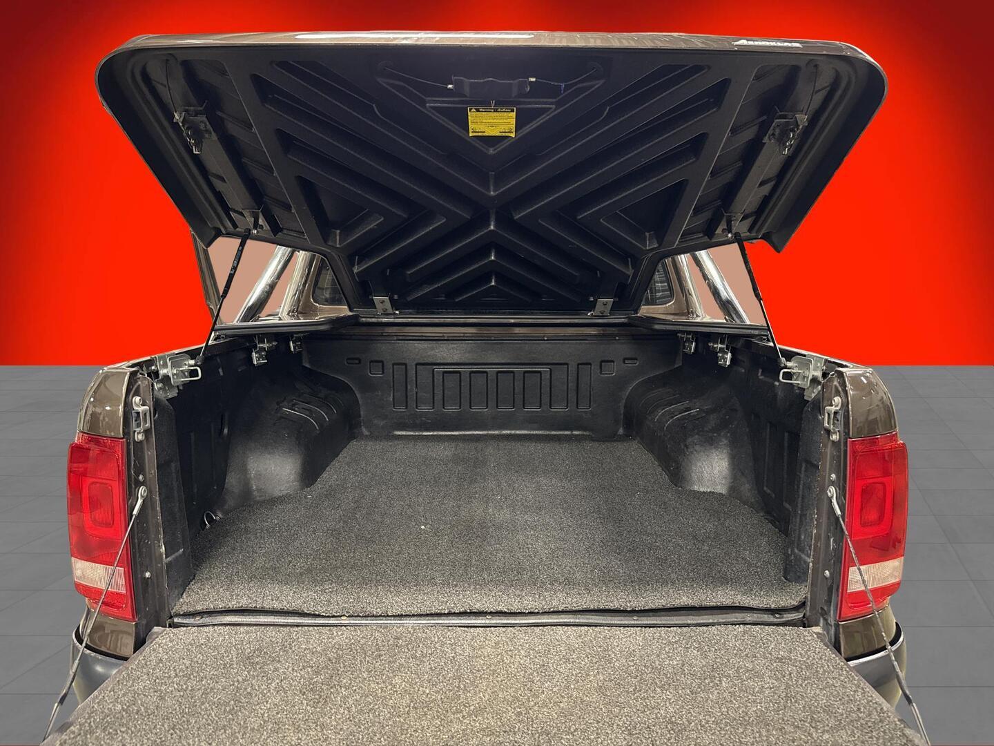 VOLKSWAGEN Amarok 2011