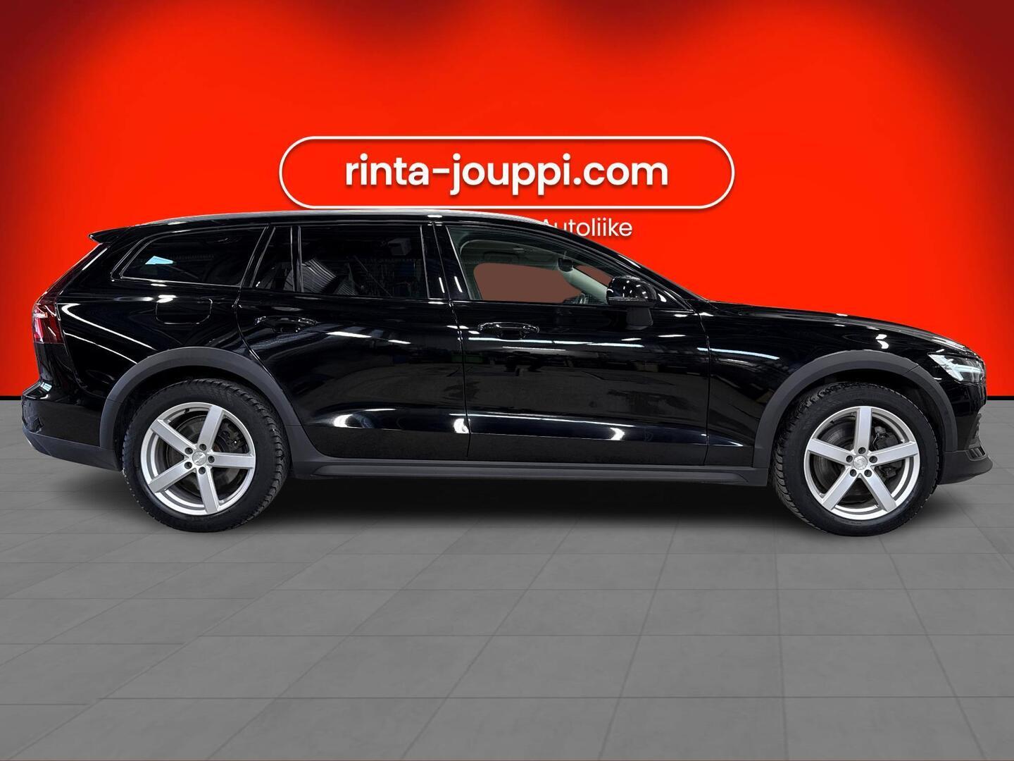 VOLVO V60 Cross Country 2022