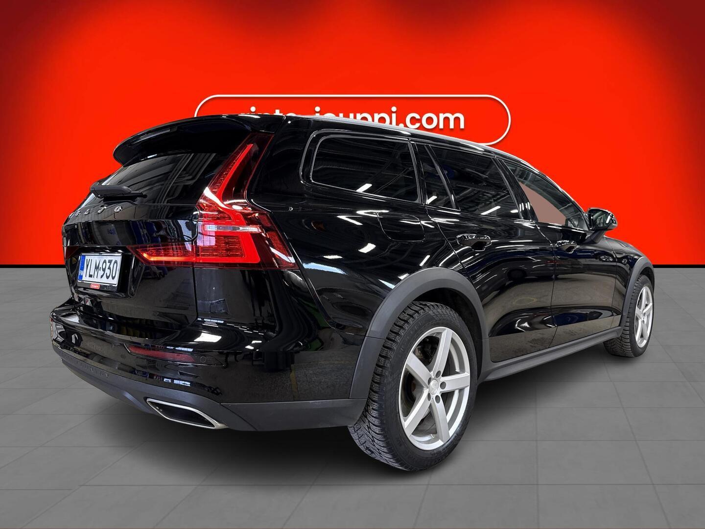 VOLVO V60 Cross Country 2022