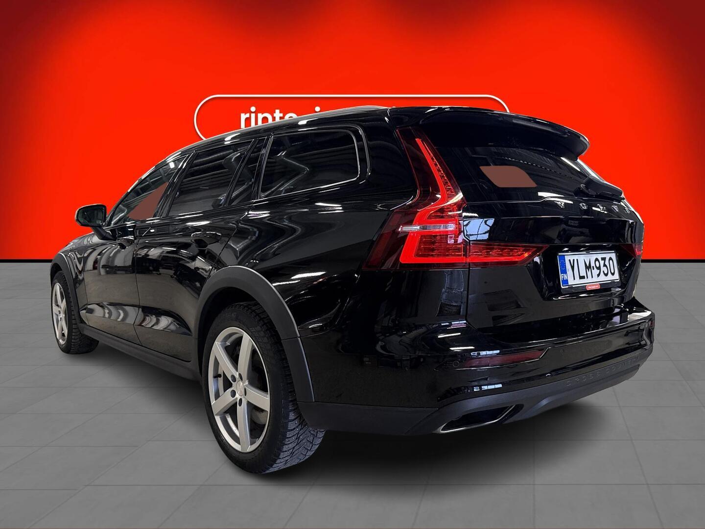 VOLVO V60 Cross Country 2022