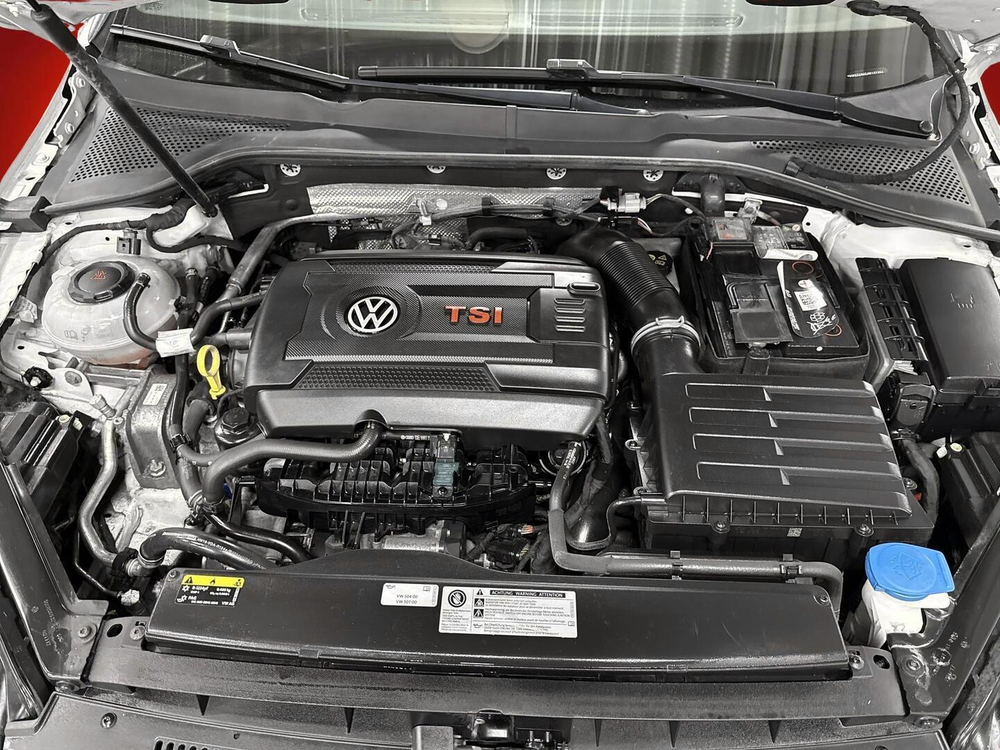 VOLKSWAGEN Golf 2018