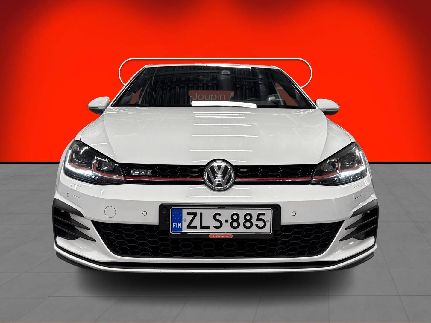 VOLKSWAGEN Golf 2018
