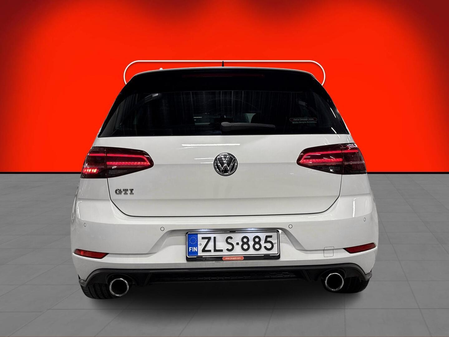VOLKSWAGEN Golf 2018
