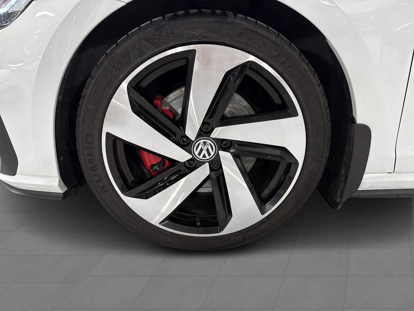 VOLKSWAGEN Golf 2018