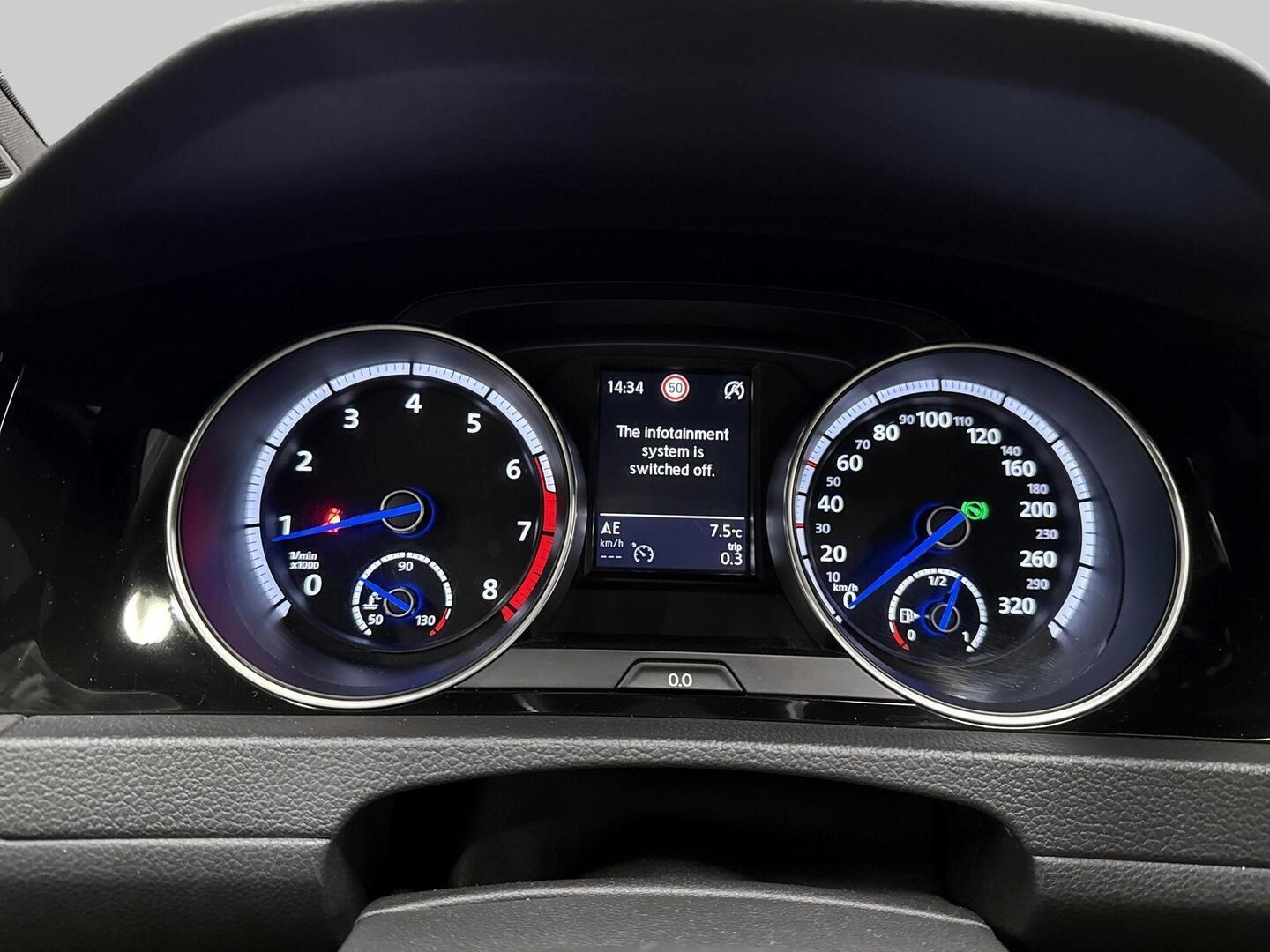 VOLKSWAGEN Golf 2015