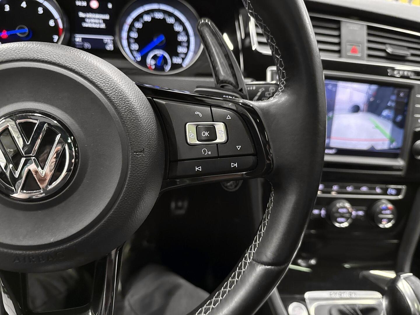 VOLKSWAGEN Golf 2015