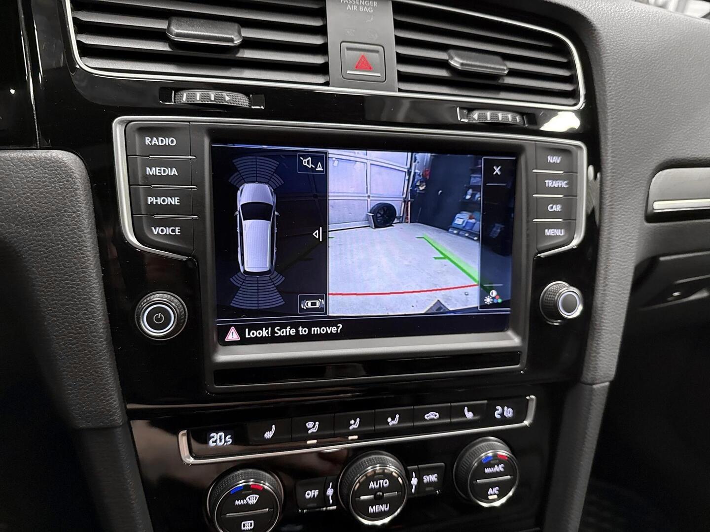 VOLKSWAGEN Golf 2015