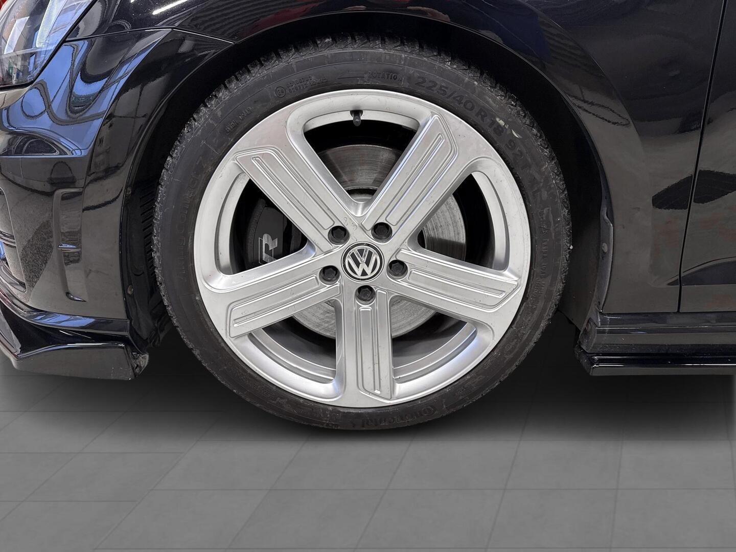 VOLKSWAGEN Golf 2015