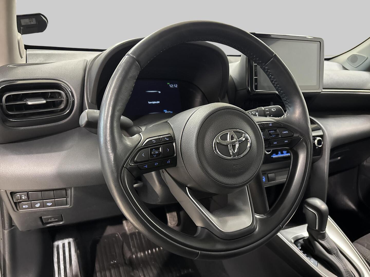 TOYOTA Yaris Cross 2023