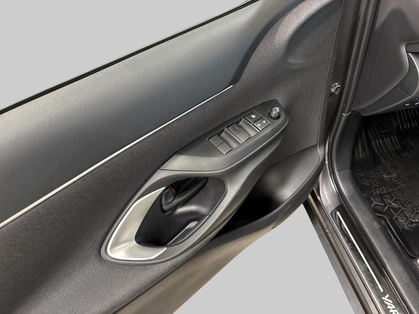 TOYOTA Yaris Cross 2023