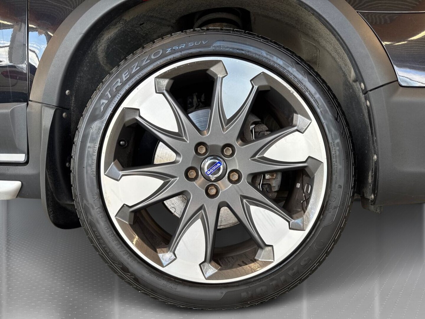 VOLVO XC70 13