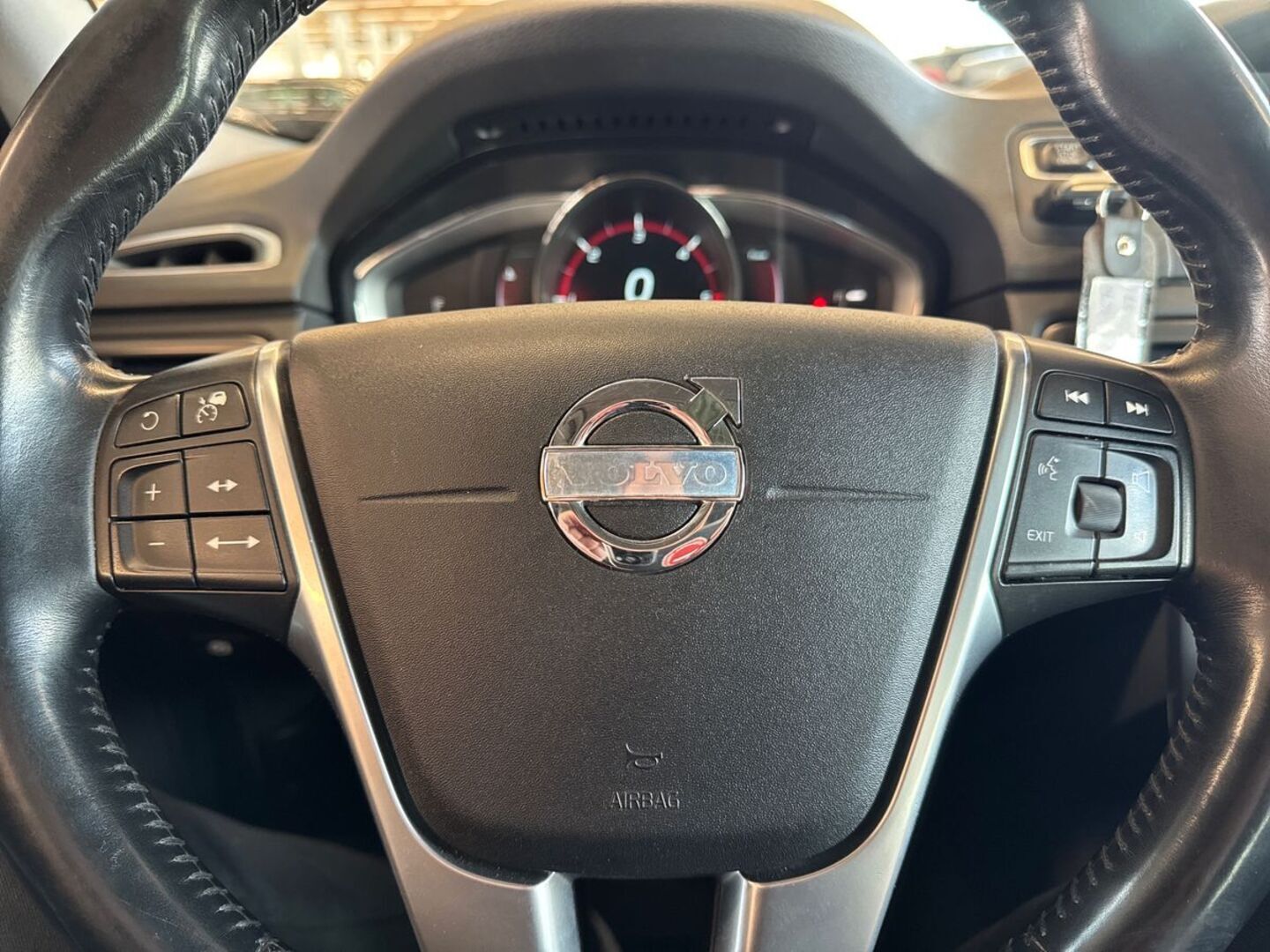 VOLVO XC70 15
