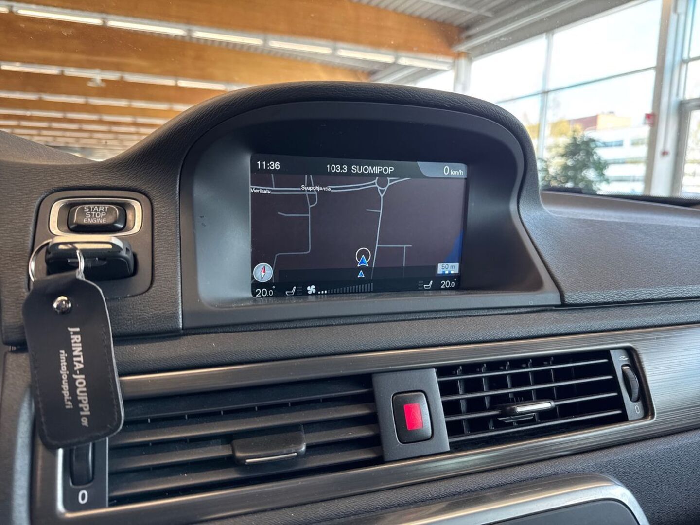 VOLVO XC70 18