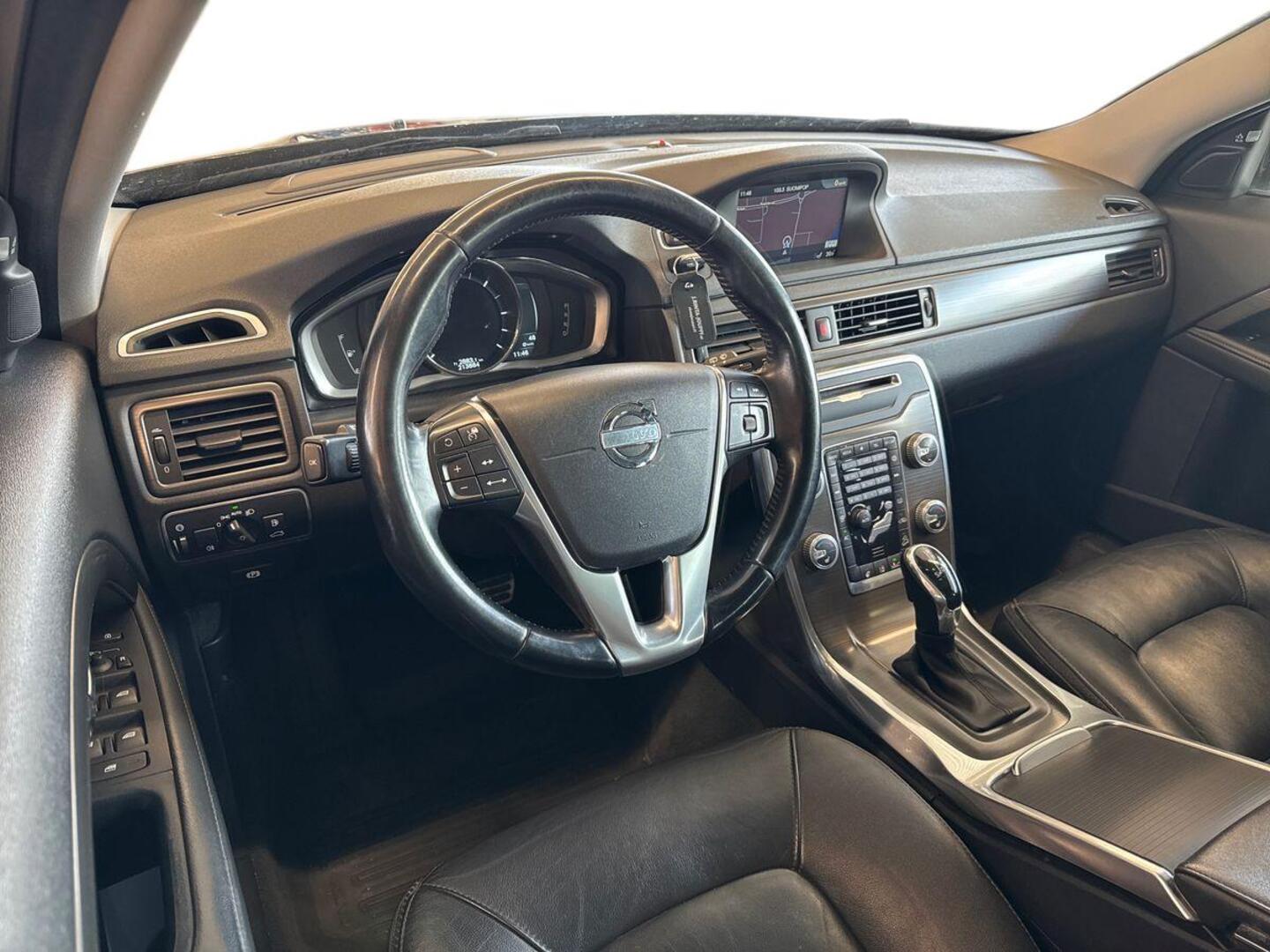 VOLVO XC70 7