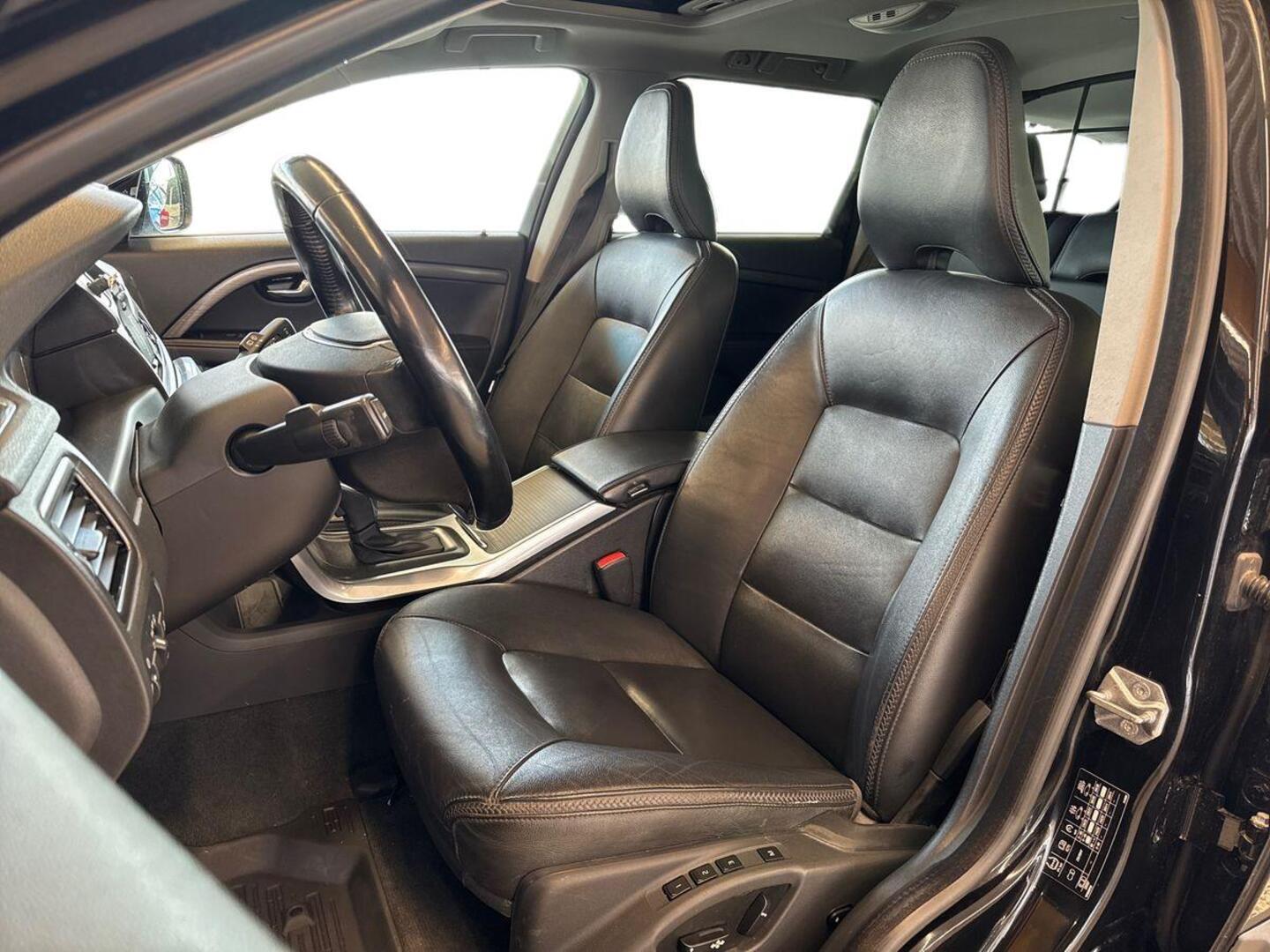 VOLVO XC70 9