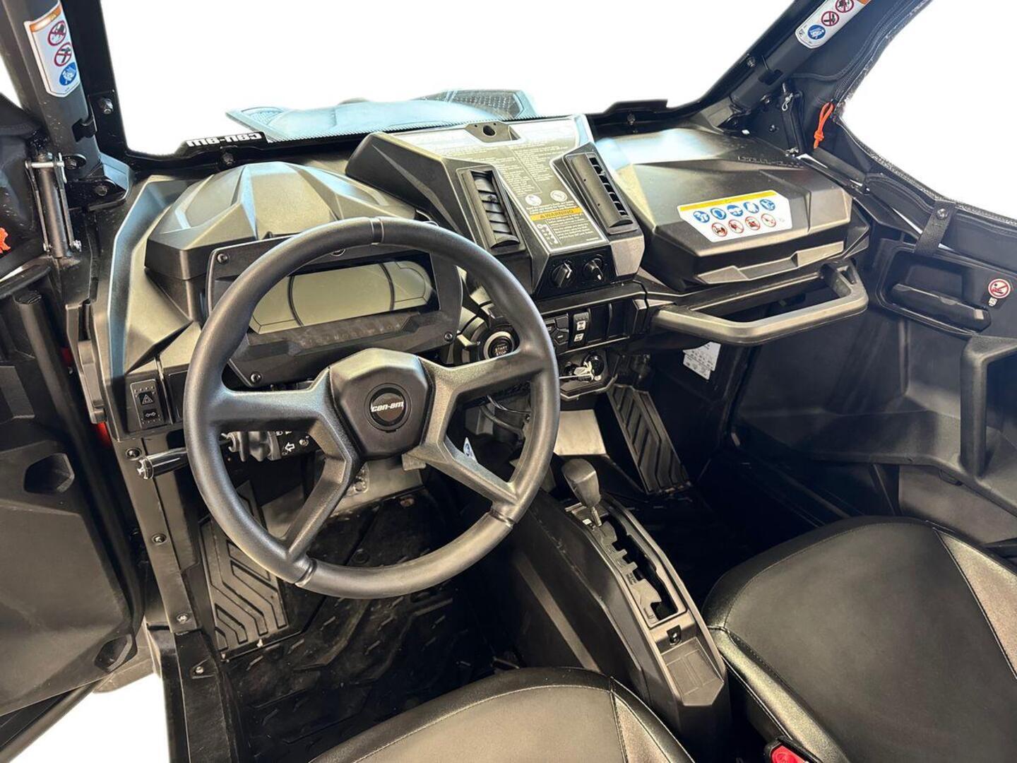 CAN-AM Maverick 2025