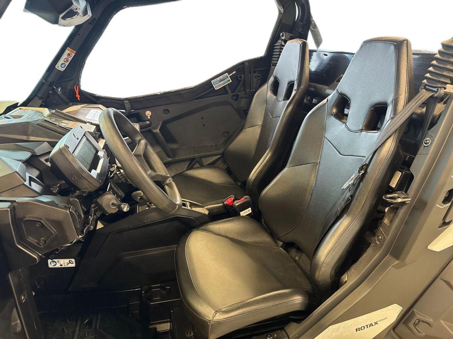 CAN-AM Maverick 2025