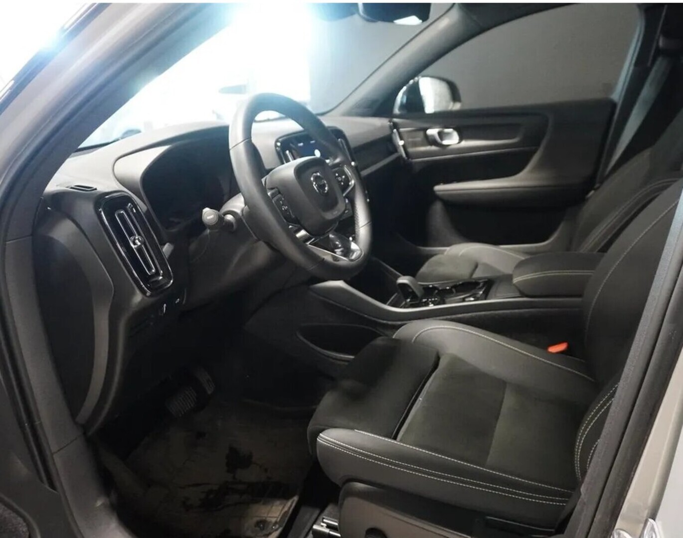 VOLVO C40 3