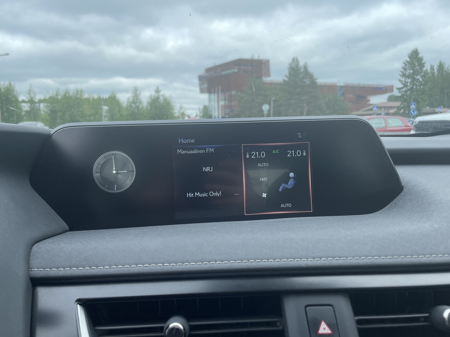 LEXUS UX 2021