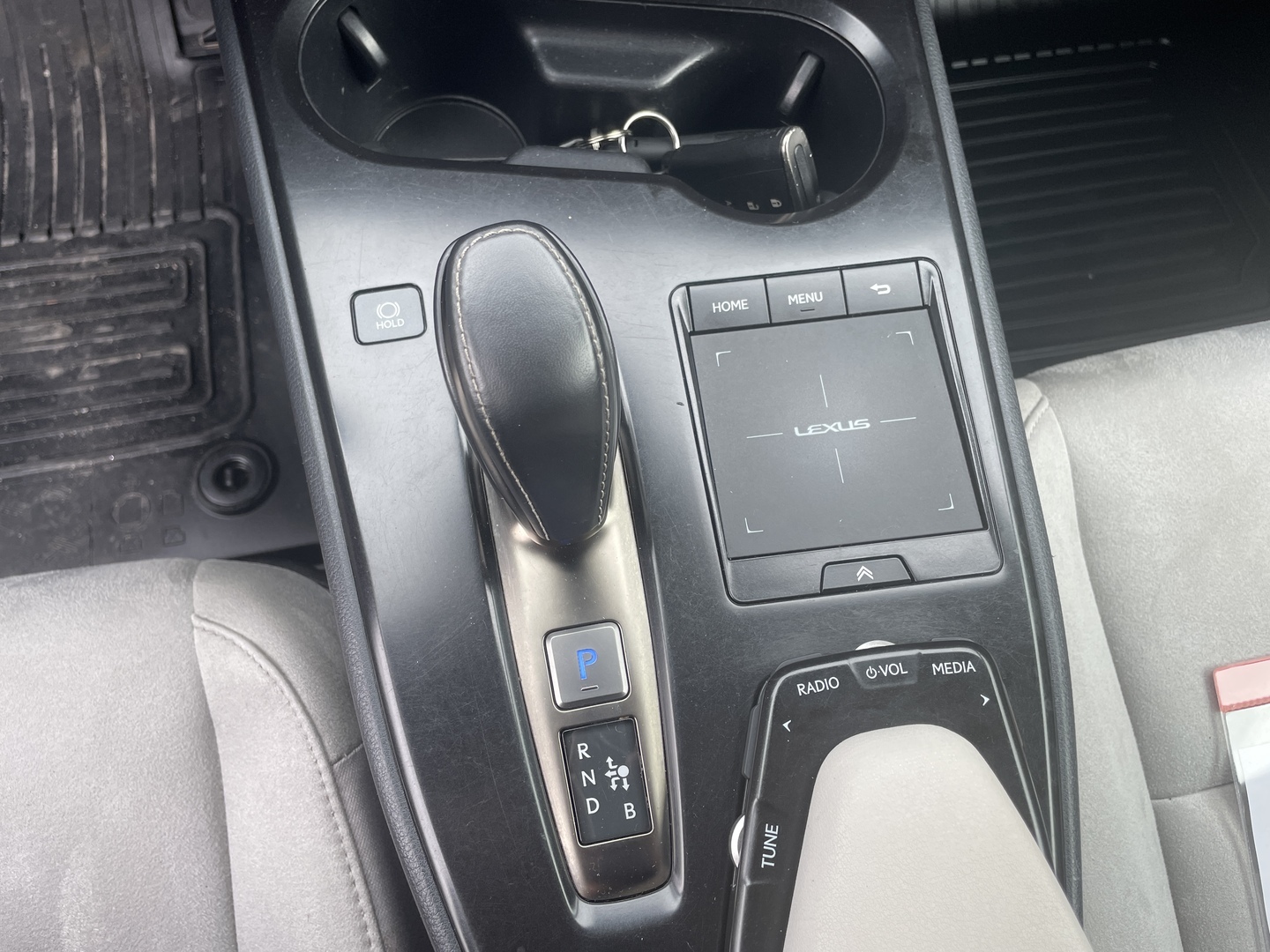 LEXUS UX 2021