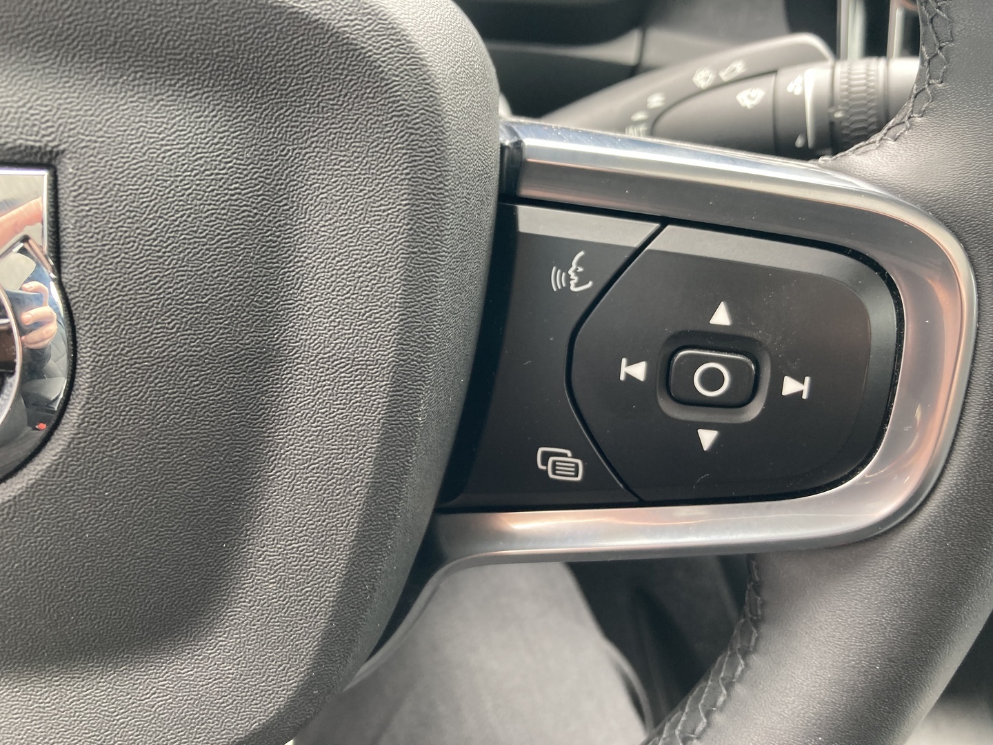 VOLVO C40 2023