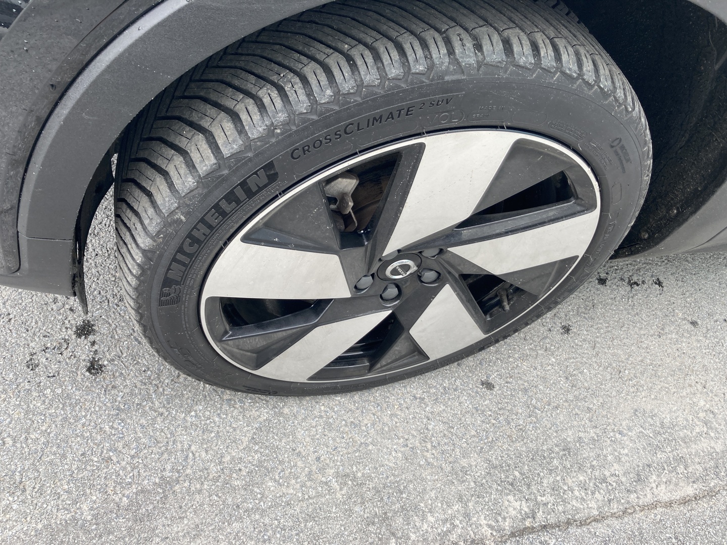 VOLVO C40 2023
