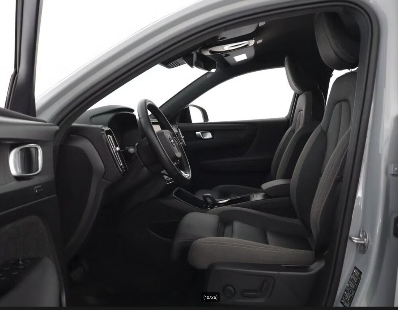 VOLVO EX40 4