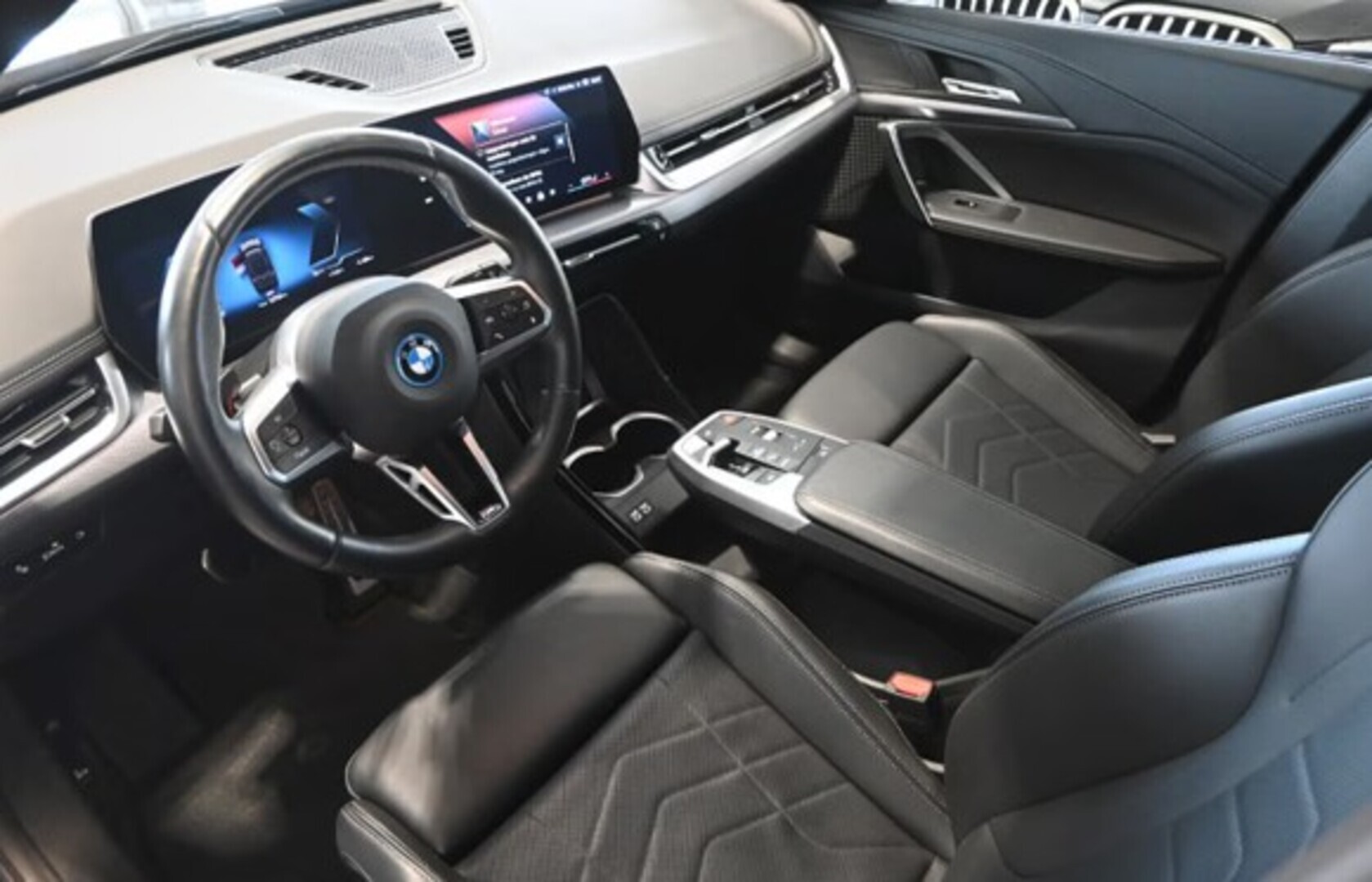 BMW iX1 2024