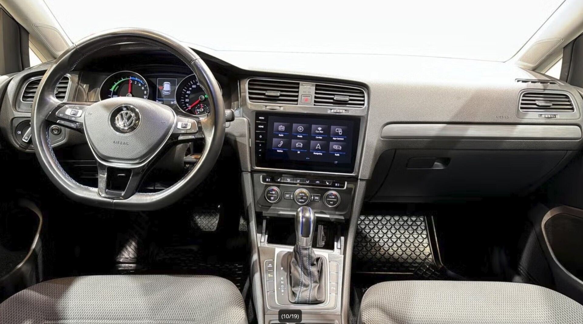 VOLKSWAGEN Golf 2019