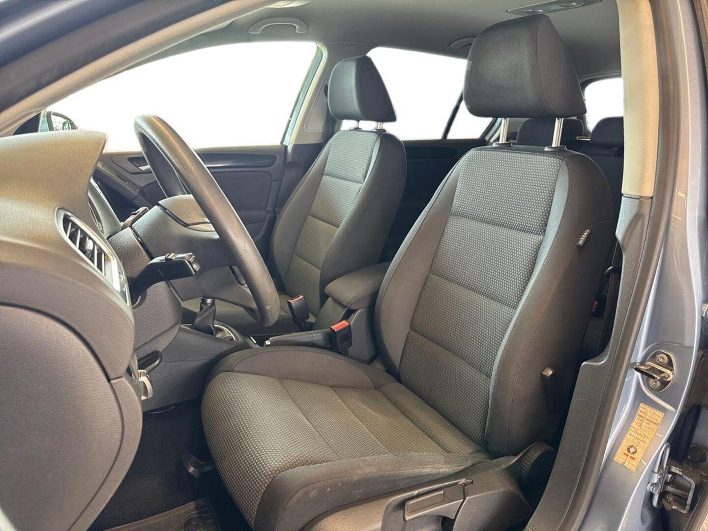 VOLKSWAGEN Golf 2009